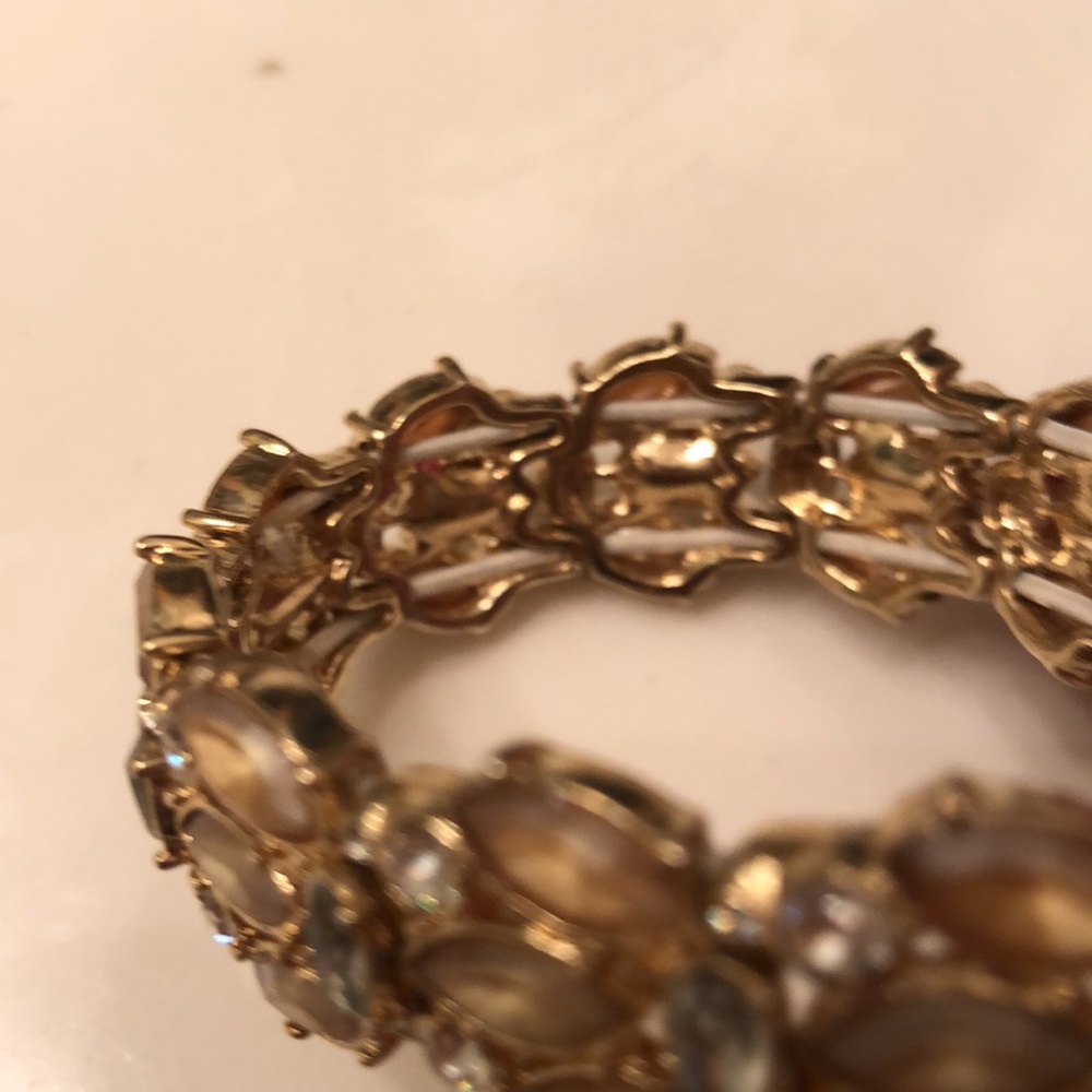 ADORABLE dressy stretch bracelet - Picture 3 of 3